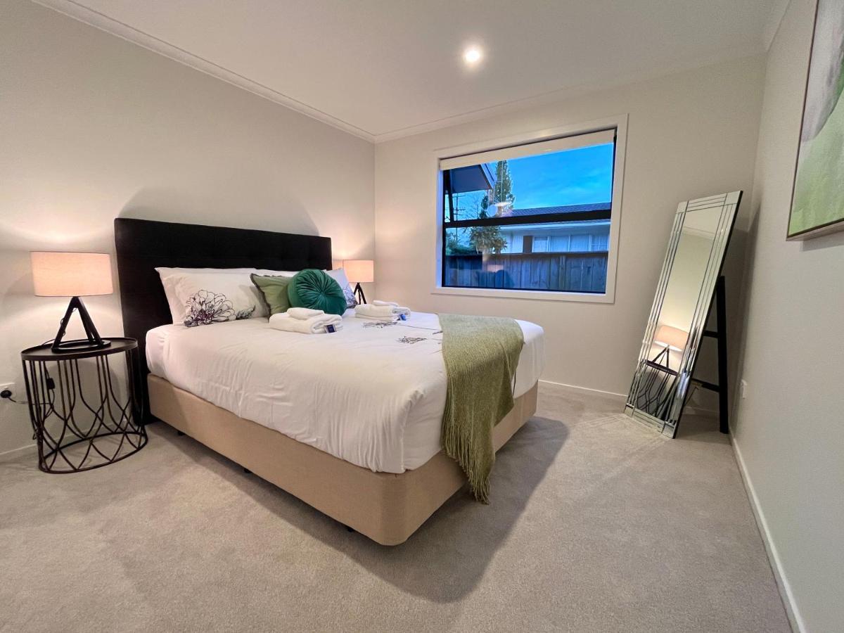 Luxury Villa, Central, Golf And Cafes - By Kosh Bnb Hamilton Exteriör bild
