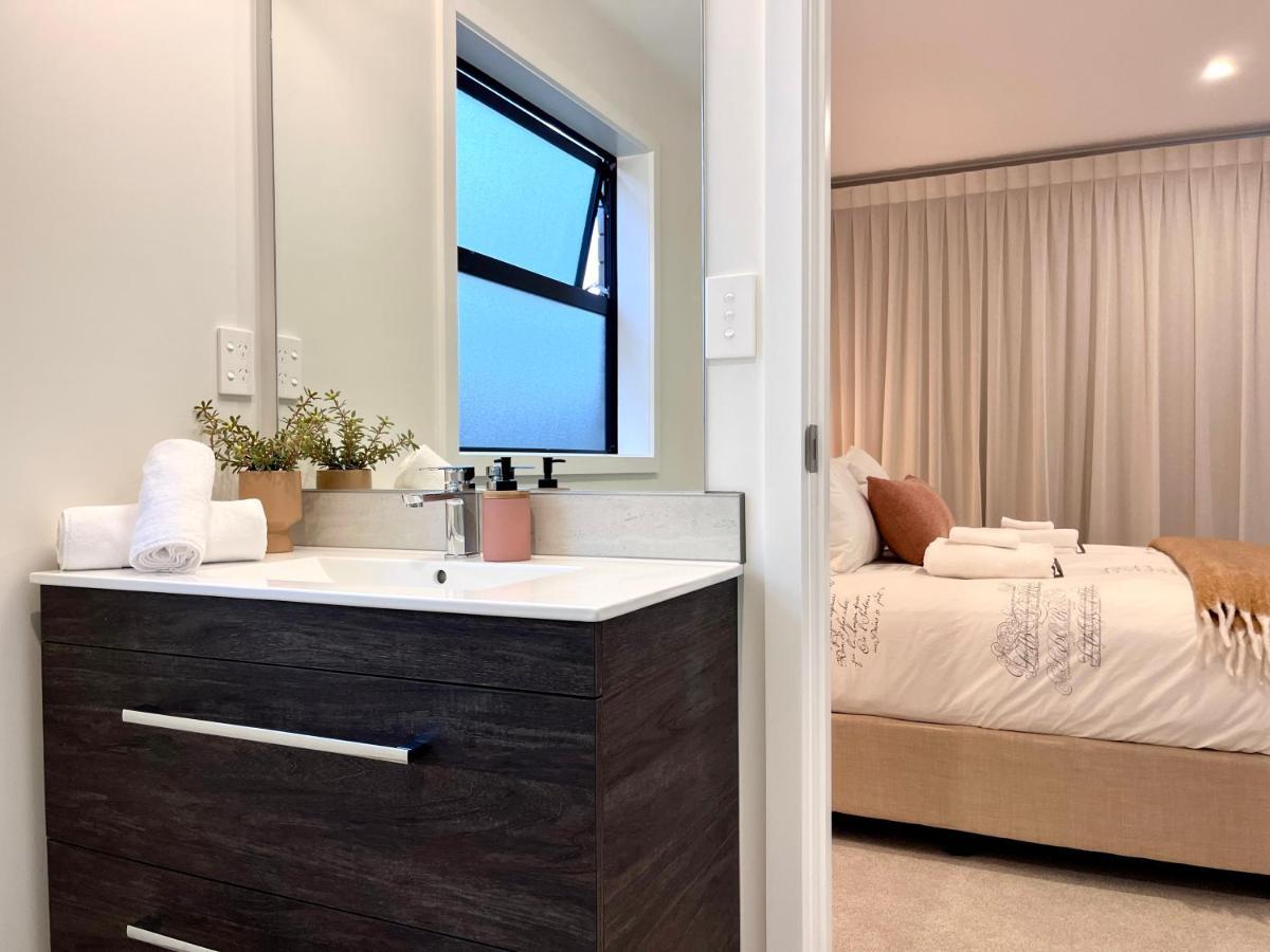 Luxury Villa, Central, Golf And Cafes - By Kosh Bnb Hamilton Exteriör bild